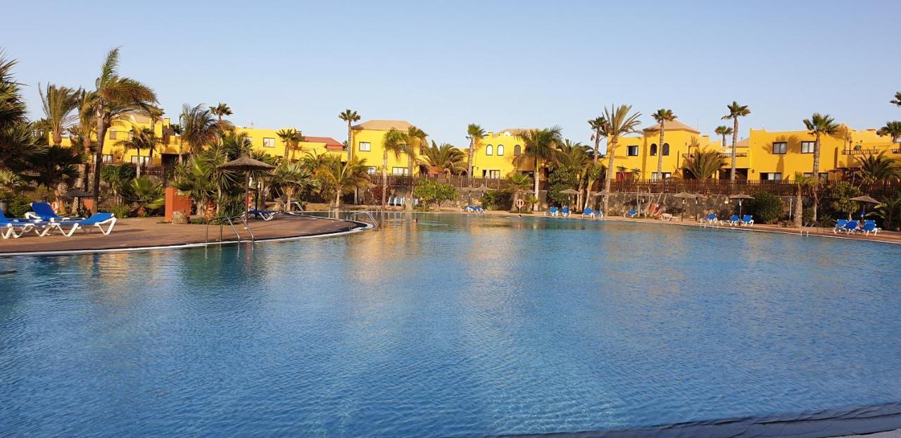 Tamarindo I Piscinas De Agua Salada Apartment Corralejo Bagian luar foto